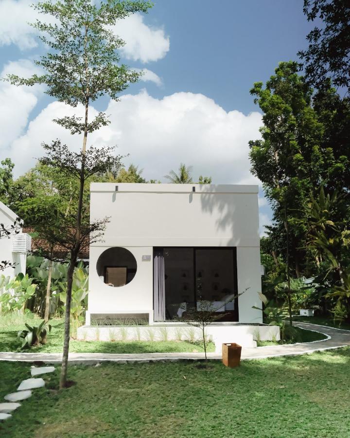 The Volter Yogyakarta Villa Ngingas Exterior photo